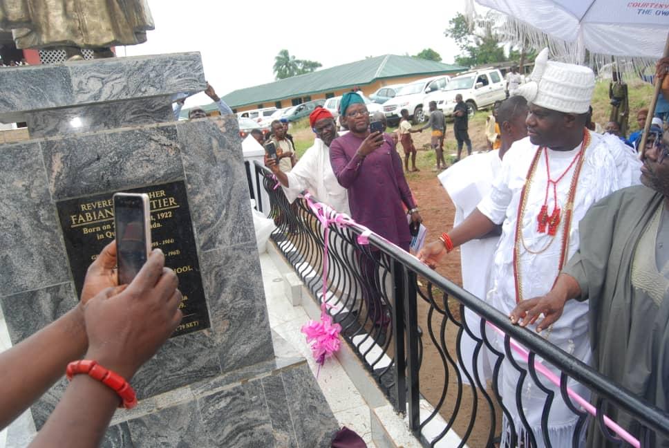 2cf55865-d84a-4c92-98d1-181db6a3a9de