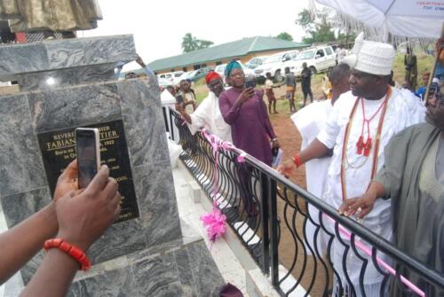 2cf55865-d84a-4c92-98d1-181db6a3a9de